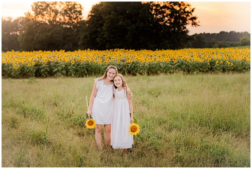 Sunset photographer, sunflower sessions, outdoor family photography 